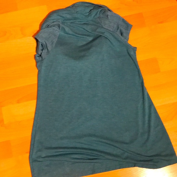 EUC Deletta flowy t shirt in size small - Picture 4 of 4